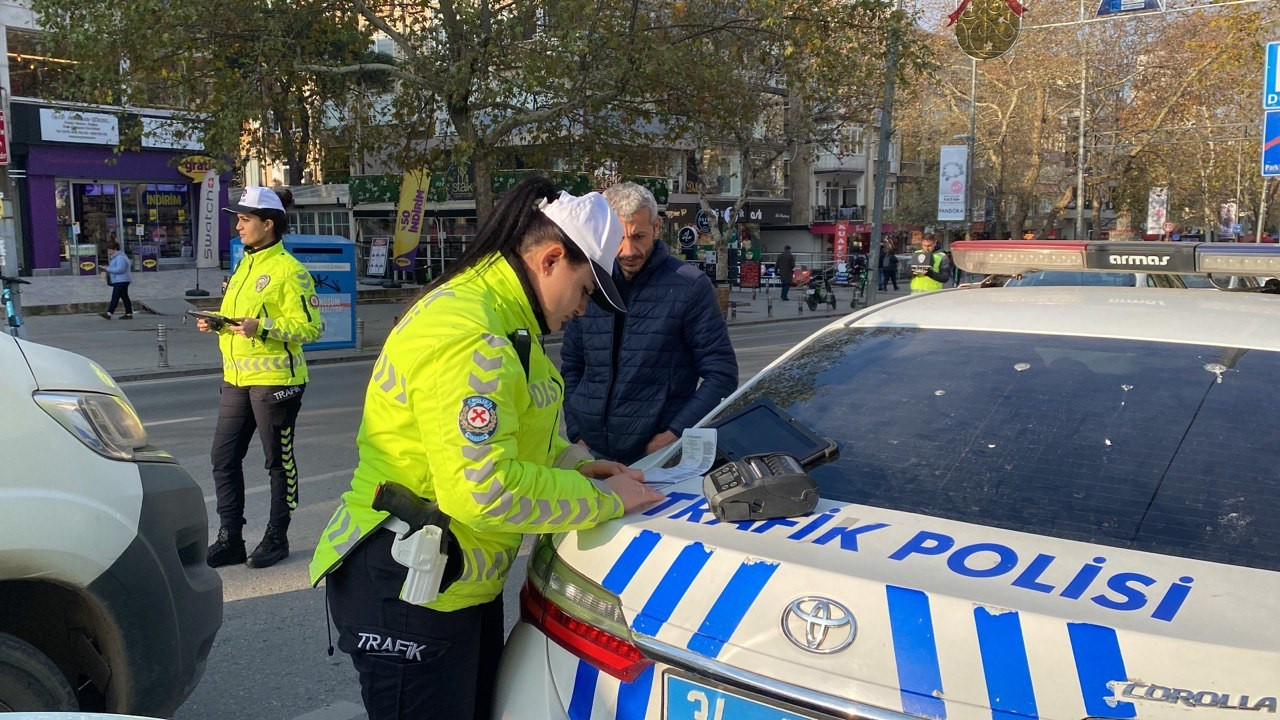 İstanbul’da denetimlerde sürücülere 286 bin 149 lira ceza kesildi