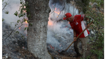 Antalya’daki orman yangınına müdahale sürüyor